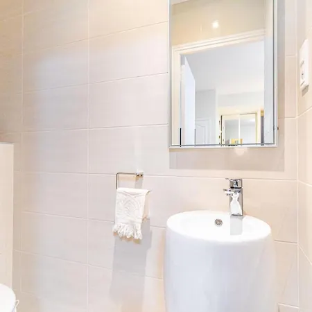 Appartamento Guestready - Bright Charm With A Terrace Parigi